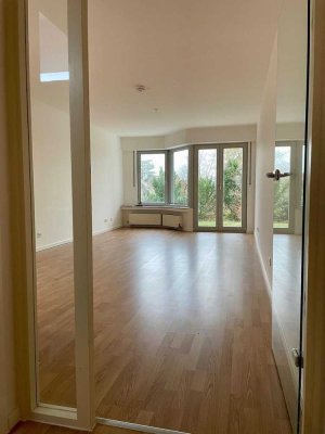 Frei zum 1.9.: Schöne 2-Zimmer-Wohnung mit Terrasse in Zentrumsnähe