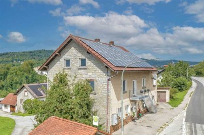 Vielseitig nutzbares Zweifamilienhaus mit Ausbaupotenzial