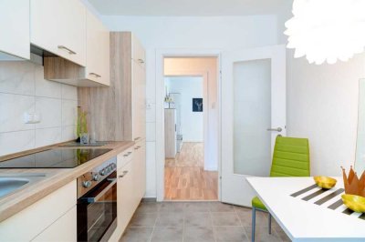Einziehen und wohlfühlen ! 3- Zimmer-Wohnung, möbliert mit EBK***