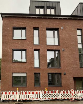 Exklusive zentrale 3-Zimmer-Penthousewohnung mit Aufzug direkt in die Wohnung & Loggia - Erstbezug