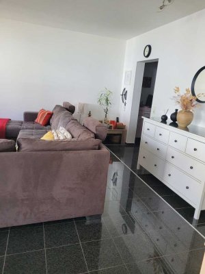 Diese helle und gepflegte 1,5-Zimmer-Wohnung befindet sich im Zentrum von Saarlouis, nur wenige Schr