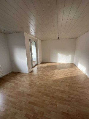 Frisch renovierte 3-Zimmer-Wohnung mit Balkon im Erstbezug in Neckarsulm-Amorbach