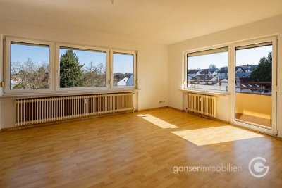 Sulzbach: sonnige Wohnung mit Panoramablick, Aufzug, Balkon, Stellplatz, ruhige Lage, S-Bahn-Nähe
