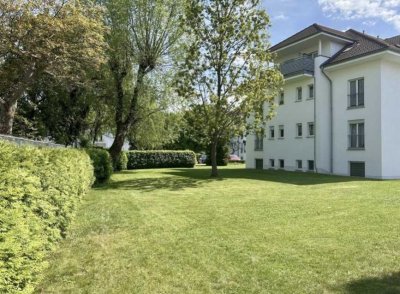 frisch saniert: Stilvolle DG Zweiraumwohnung in der Altstadt