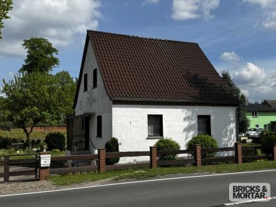 Freistehendes EFH mit Nebengelass & großem Grundstück – sanierungsbedürftig mit Potenzial!