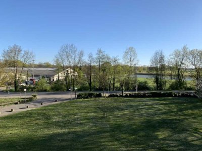 Schöne 2,5ZKB (68qm) mit Loggia (Südausrichtung) in Neuhofen an Feldrandlage