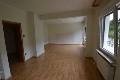 Schöne helle 3-Zimmer-Wohnung mit Balkon (Südlage)