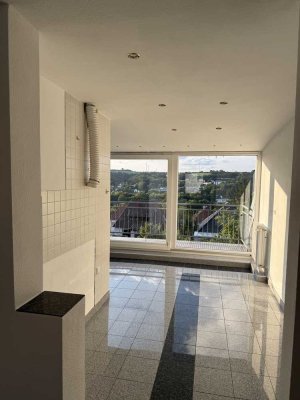 Fasanerieberg, Schöne 4-Zimmer-Wohnung mit gehobener Innenausstattung mit Balkon in Zweibrücken