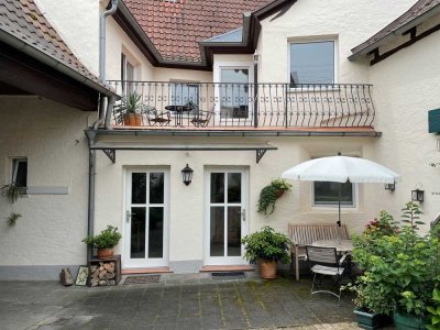 ++ Modernisierte, großzügige und helle 4 ZKBDachterrasse im 1.OG eines 2-Parteienhauses! ++