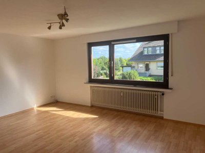 Helle 2-Zimmer-Wohnung mit Terrasse und Garten in ruhiger Lage