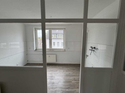 renovierte Wohnung in der 4. Etage mit Balkon