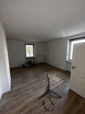 *** Frisch sanierte Erdgeschosswohnung in Herzen Altötting ***