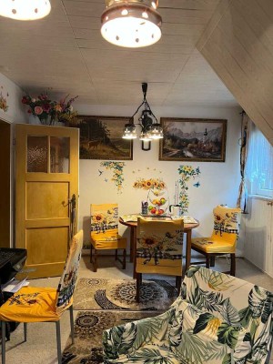 Charmante Doppelhaushälfte in ruhiger Lage auf 800 m² Grundstück.