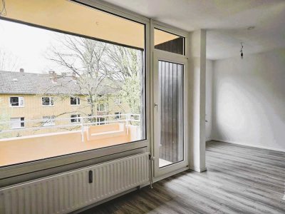 Renovierte 3-Zimmer-Wohnung mit Balkon in familienfreundlicher Wohnanlage in Düsseldorf-Eller