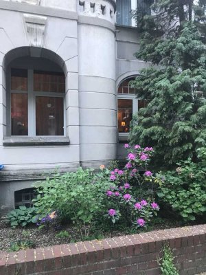 Theater-Viertel-Jugendstil 3,30 m Hohe Decken ,  4,5-Zi-EG-Wohnung mit 2 Balkonen