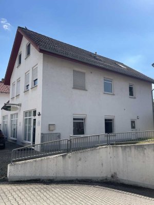 Gepflegte 3-Zimmer-Wohnung mit 2 Garagenstellplätzen in Nieder-Olm