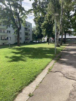 Ganz frisch: 4-Zimmer-Wohnung in Audinähe!