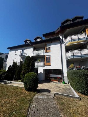 Top gepflegte 2 Zi.-Wohnung mit EBK, 2x Balkon, neuem Bad sowie TG-Platz in Gärtringen, WM ca.1.000€