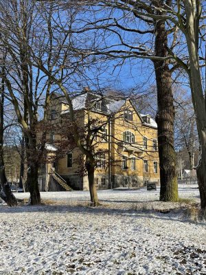 Fabrikantenvilla + Farbikgebäude auf 103.000 m² Gründstücksfläche