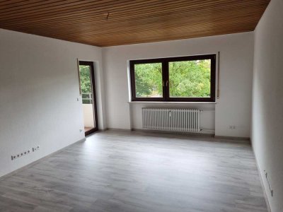 Neu renovierte / sanierte 2-Zimmer Wohnung mit Balkon und Kellerabteil in Ettlingen-West