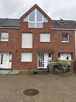 Charmantes Reihenmittelhaus mit Garten und Einzelgarage – Ihr neues Zuhause auf 136 m²