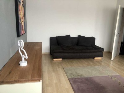 Stilvoll möblierte 1,5-Zimmer-Wohnung mit Balkon und Einbauküche im Zentrum von Mainz