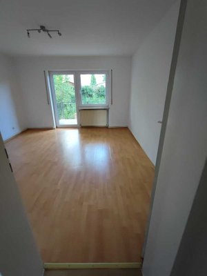 Helle 4-Zimmer-Wohnung mit Balkon in Hünstetten