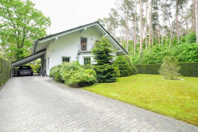 Architektenhaus in Bestlage – luxuriös wohnen zwischen Wald und Wasser