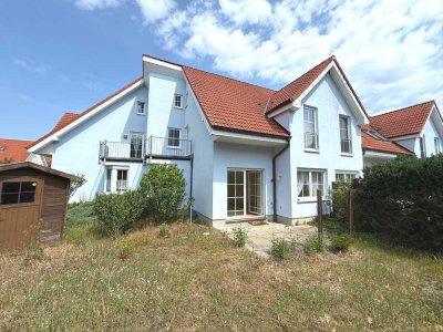 freies Reiheneckhaus (WEG) mit Garten und Einzelgarage zu verkaufen!