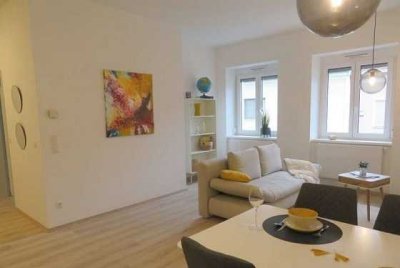 Exklusive, gepflegte 1,5-Raum-Wohnung mit Balkon und EBK in Blumberg