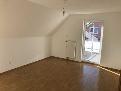 Wunderschöne 3-Zimmer-Maisonette-Wohnung mit großer Terrasse in Augsburg