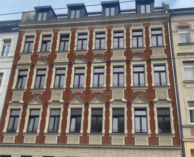 Moderne Singlewohnung mit Einbauküche und Balkon