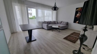 Stilvolle 2-Zimmer-Wohnung mit gehobener Innenausstattung mit Balkon und EBK in Bad Vilbel
