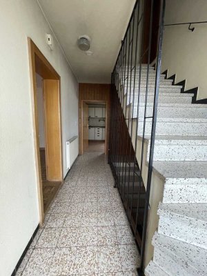 ***Freistehendes Ein- bis Zweifamilienhaus in ruhiger Lage mit Garten und Garage***