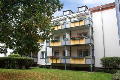 + 3 Zimmer mit Balkon +