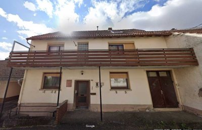 Gelegenheit für Handwerker: Haus mit Ausbaupotenzial und separatem Grundstück in ländlicher Lage