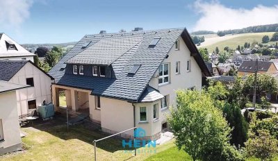 Großzügiges Zweifamilienhaus mit Traumgrundstück und Mietrendite!