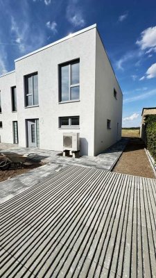 Seien Sie die Ersten! Reihenendhaus rechts ist fertig - Biederitz Nähe Magdeburg -