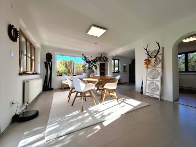 Erdgeschosswohnung mit Pool Garten und Carport