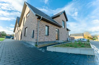 Provisionsfrei! Exklusive Neubau-Doppelhaushälfte mit zwei Wohneinheiten