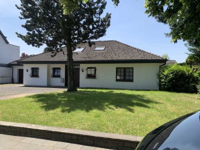 Grosses freistehendes Haus mit 8 Zimmer in Herrenshoff 276 m2 ,Grundstück 836 m2  top Lage