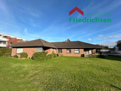 Zentrumsnahes Wohnen auf einer Ebene – Zweifamilienhaus in Leck