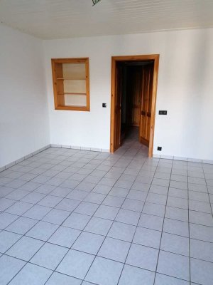Helle 1-Zimmer-Souterrain-Wohnung in Bergheim Glessen