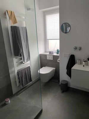 Stilvolle, modernisierte 3-Raum-Wohnung mit gehobener Innenausstattung mit Balkon in Hannover