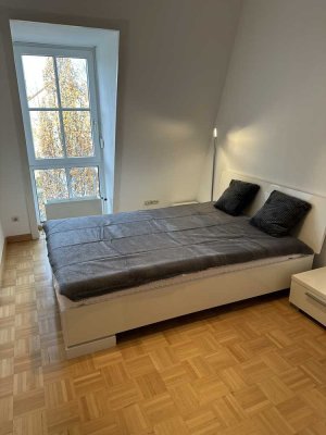 Wohnen auf Zeit: Gemütliche voll möblierte und ausgestattete Dachgeschoss-Wohnung nähe Coppiplatz