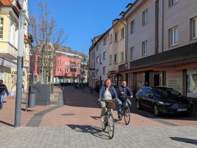 Charmante 4-Zimmer-DG-Wohnung in Troisdorf in Superlage