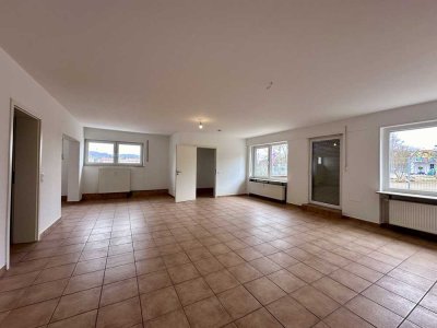 KL-Ost - großzügige 3 -Zimmerwohnung mit sep. Eingang und Terrasse