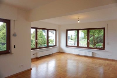 Schöne 3 Zimmer Wohnung mit toller, großer Südterrasse in Schopfloch