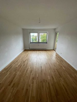 Schicke 3-Zimmer-Wohnung im 4.OG - kein Aufzug!