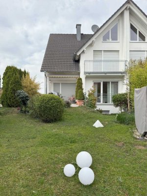 Günstige, gepflegte 6-Raum-Doppelhaushälfte mit gehobener Innenausstattung in Leinburg